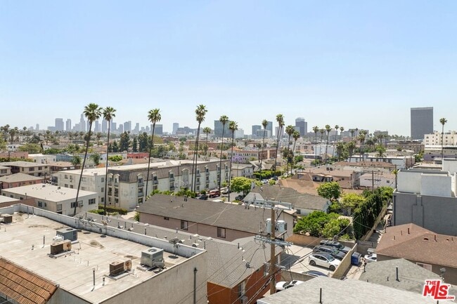 Building Photo - 158 Mariposa Ave