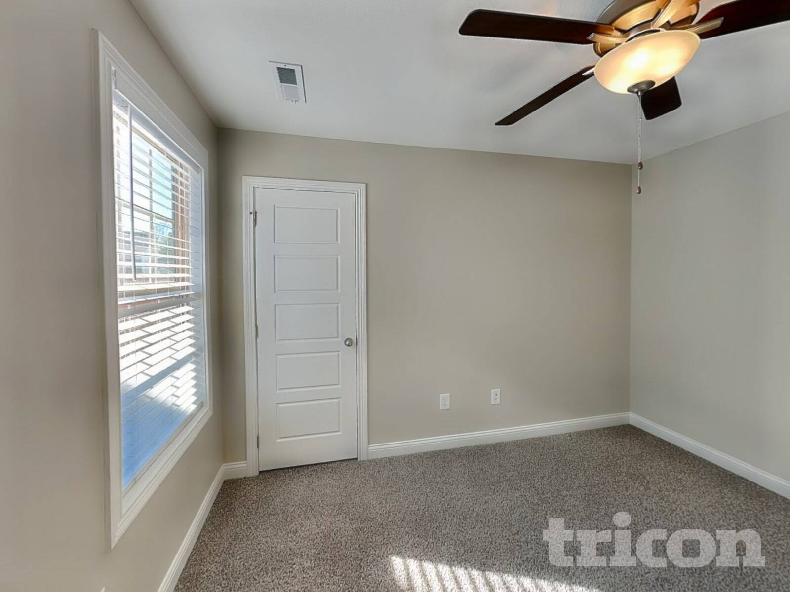 Building Photo - 1085 Dublin Dr