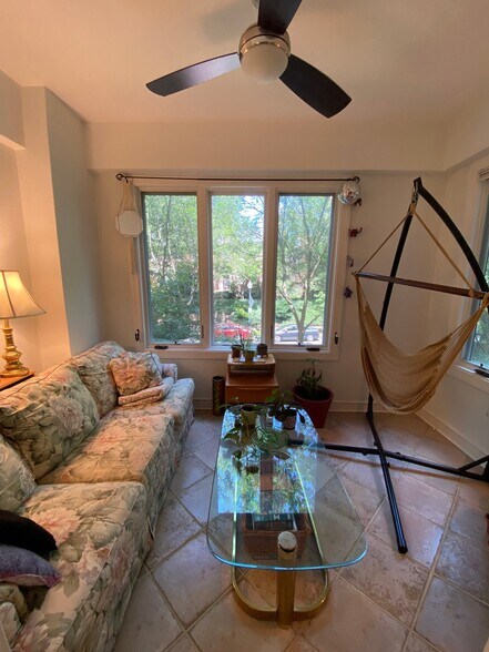 Building Photo - 2032 Belmont Rd NW