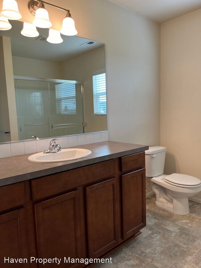 Building Photo - 4 br, 2.5 bath House - 5420 Discovery St E