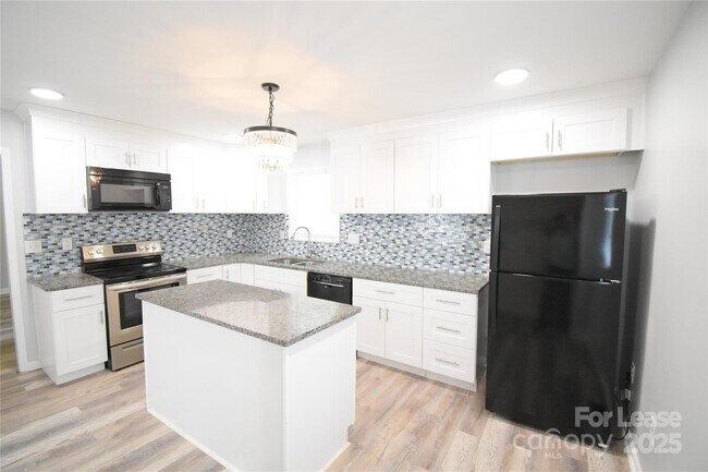 Building Photo - 6628 Cool Water Ct