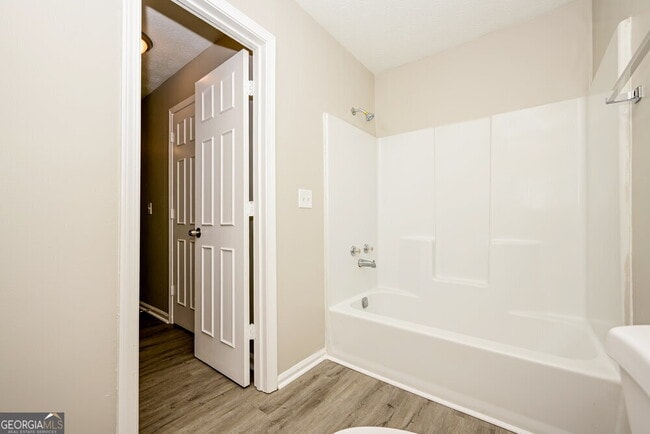 Building Photo - 976 Park Gate Pl