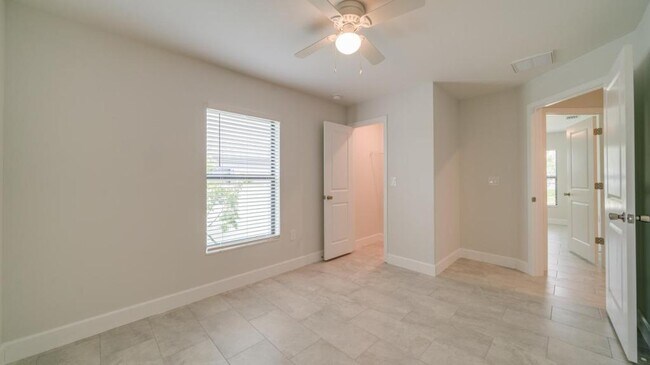 Building Photo - 4604 SW 8th Ct