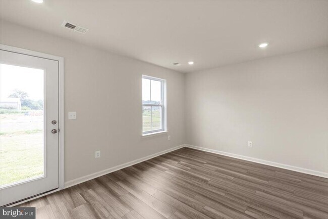 Building Photo - 118 Milburn Dr