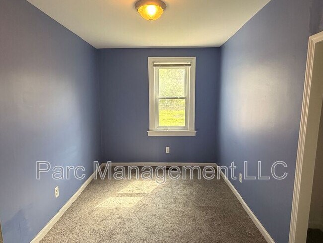 Building Photo - 91 Waterly Ave