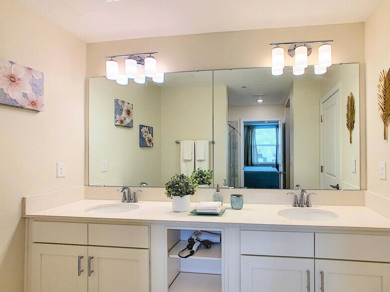 Building Photo - 3111 Paradox Cir