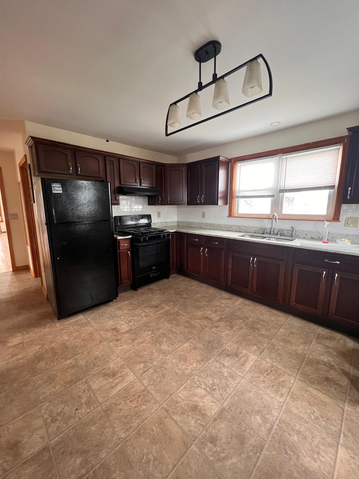 Kitchen - 115 Masten Ave