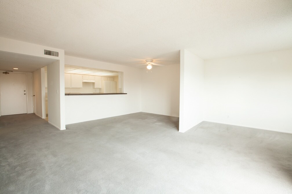 Building Photo - 601 Westholme Ave