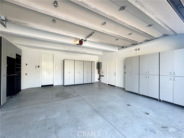 Building Photo - 110 Statura