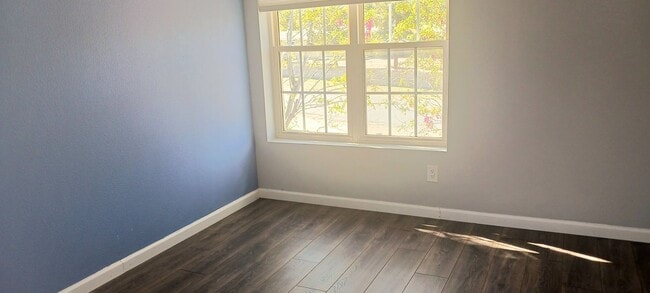 Building Photo - Spacious Home by Carson River