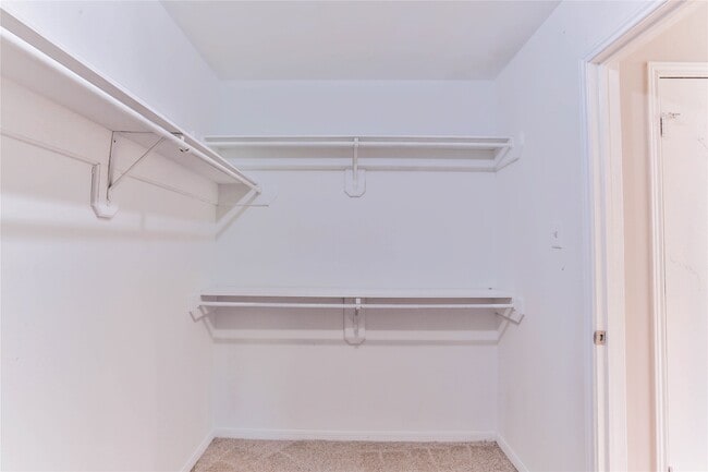 Building Photo - 7110 Yardley Dr