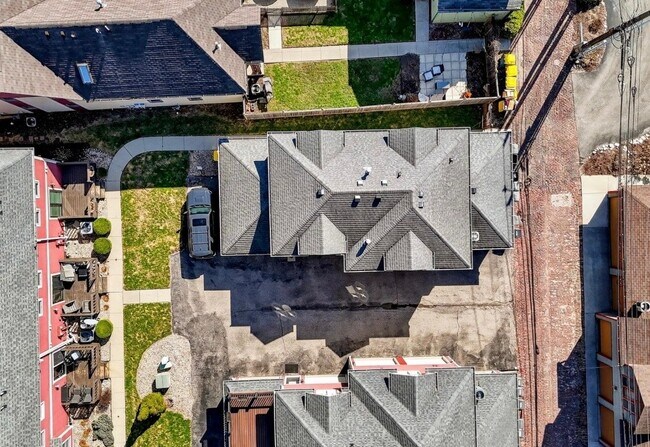 Building Photo - 1011 N Ogden St