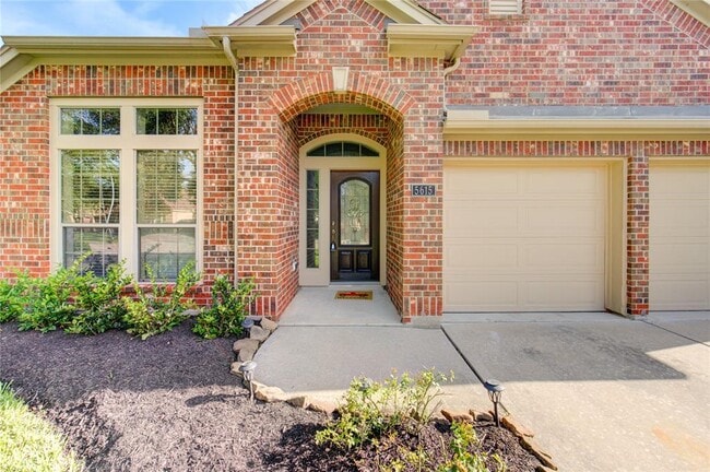 Building Photo - 5615 Stoneridge Ct