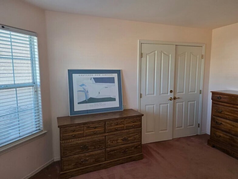 Building Photo - 746 Meridian Ct