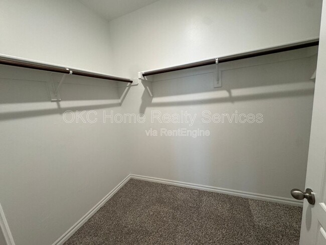 Building Photo - 2748 Alice Dr