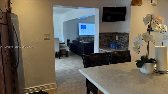 Building Photo - 4905 Bayberry Ln