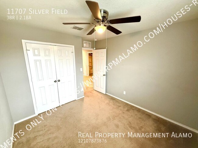 Building Photo - AVAILABLE NOW! Two Story 3 Bedroom / 2.5 B...