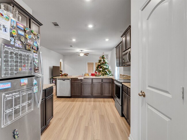 Building Photo - 2123 Mule Ridge Dr