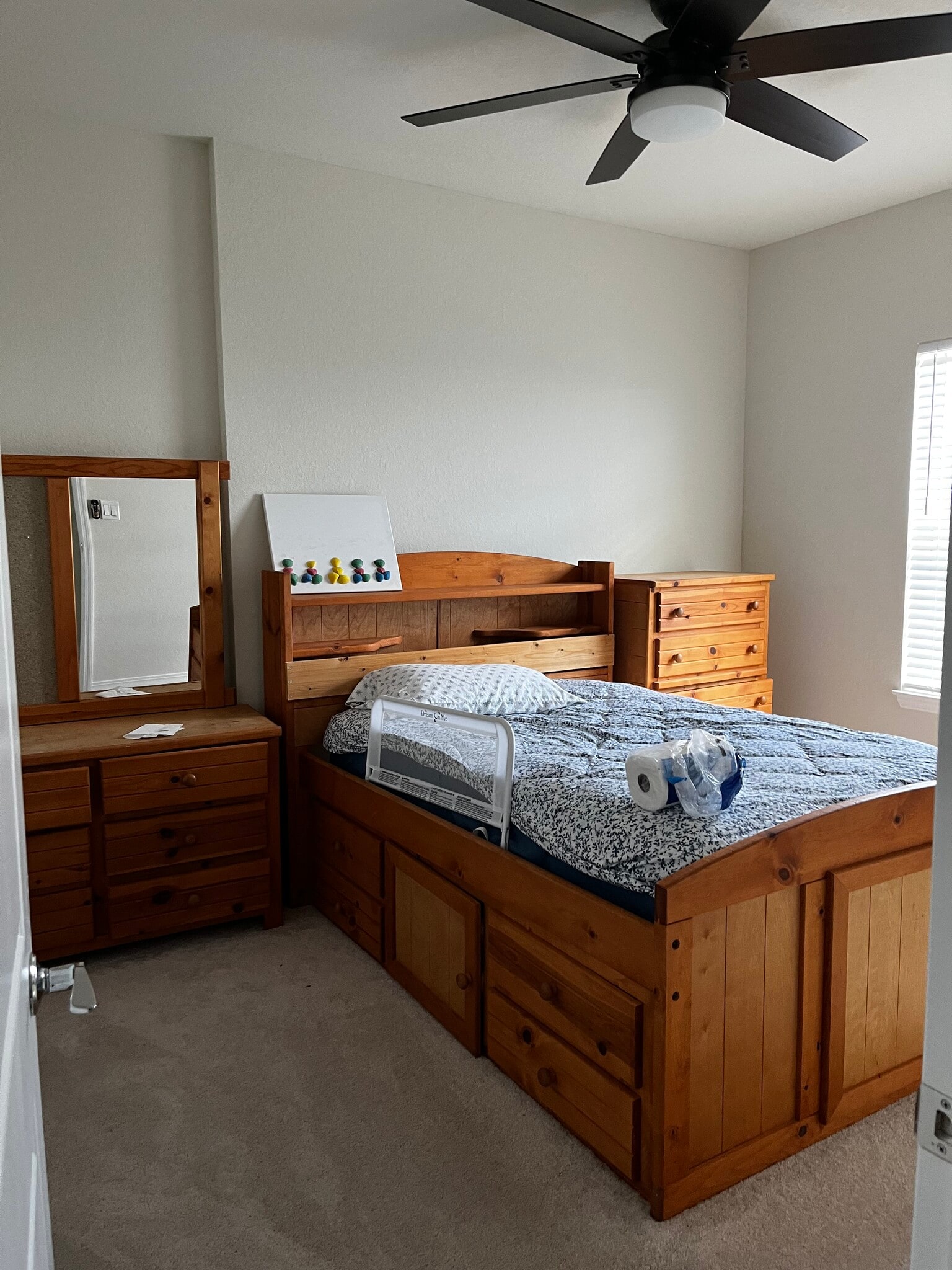 Room 3 - 1418 Evergreen Ter