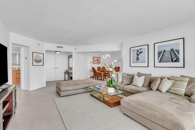 Building Photo - 550 S Ocean Blvd