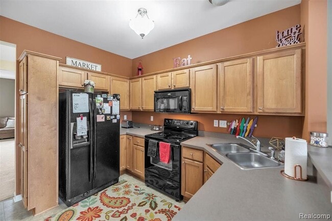 Building Photo - 2205 Knotty Pine Tr