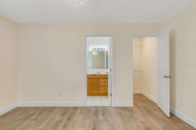 Building Photo - 51 Wellwood Ln