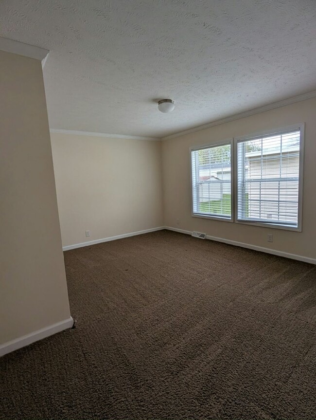 Building Photo - 52520 Chestnut Ct
