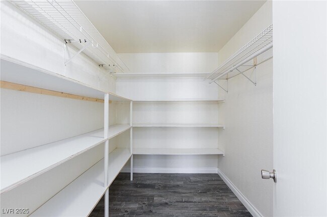 Building Photo - 7728 Seagull Ave