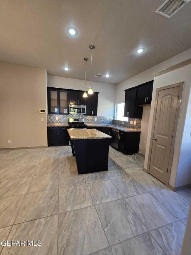 Building Photo - 3857 Loma Cortez Dr