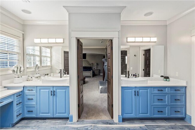 Building Photo - 2125 Cooper Lake Dr SE