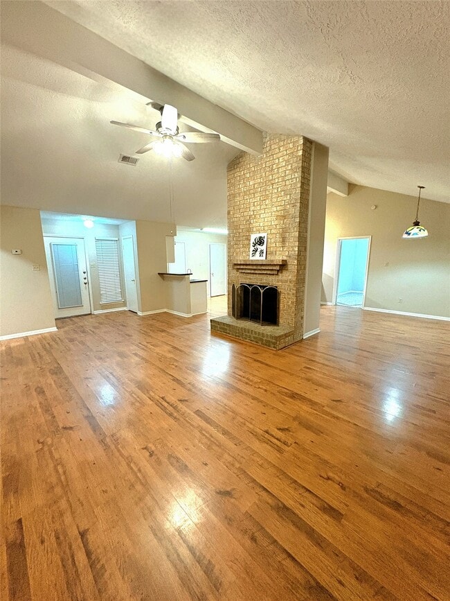 Building Photo - 1014 Stoneleigh Ct