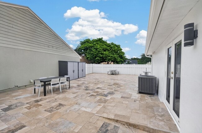 Building Photo - 1271 SW 85th Terrace