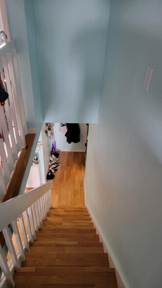 Building Photo - 2762 W 60th St