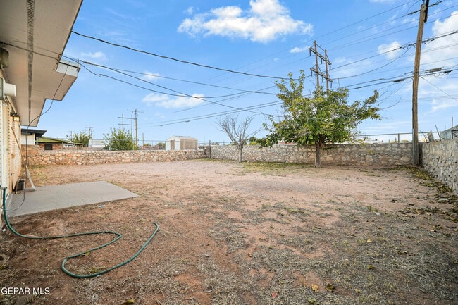 Building Photo - 5520 Edinburg Dr