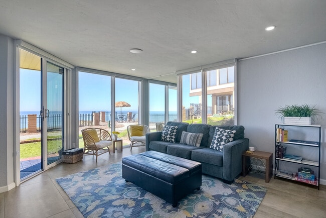 Building Photo - 190 Del Mar Shores Terrace