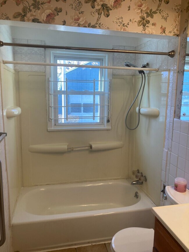 Building Photo - 870 Frederick Blvd