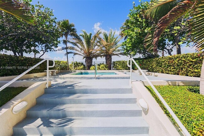 Building Photo - 7330 Ocean Terrace