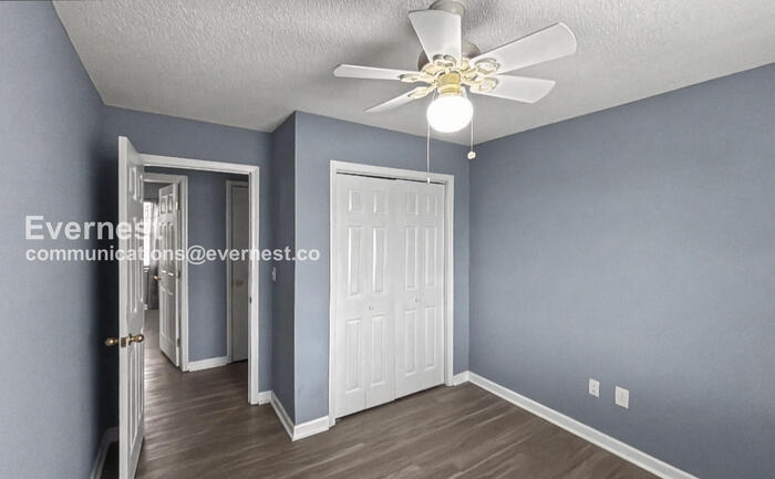 Building Photo - 7012 Windcrest Ln