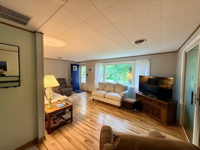 Building Photo - 43 Beachwood Rd