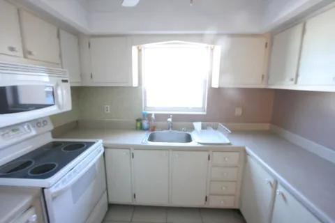 Building Photo - 1050 E Sample Rd