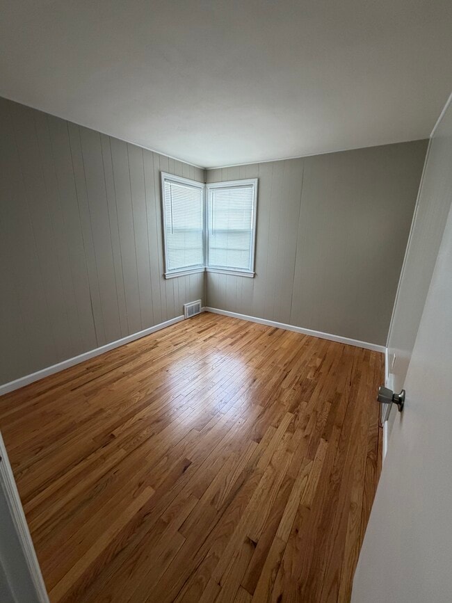 Building Photo - 17 Brian Rd