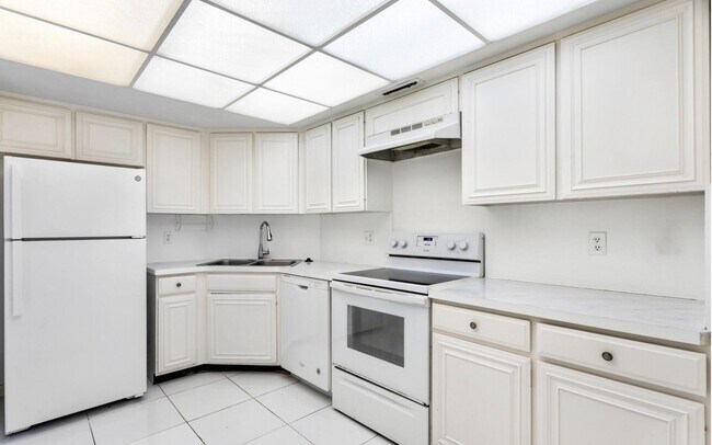 Building Photo - 2425 Presidential Way