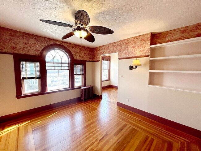 Building Photo - 80 Linden St