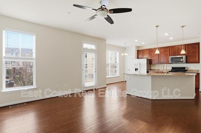 Building Photo - 5891 Bella Marie Wy