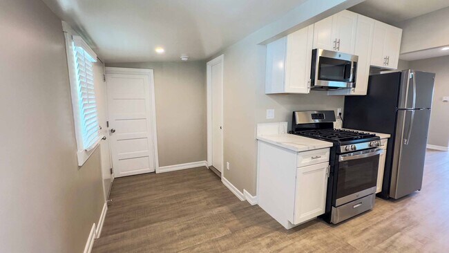 Building Photo - DL Georgia