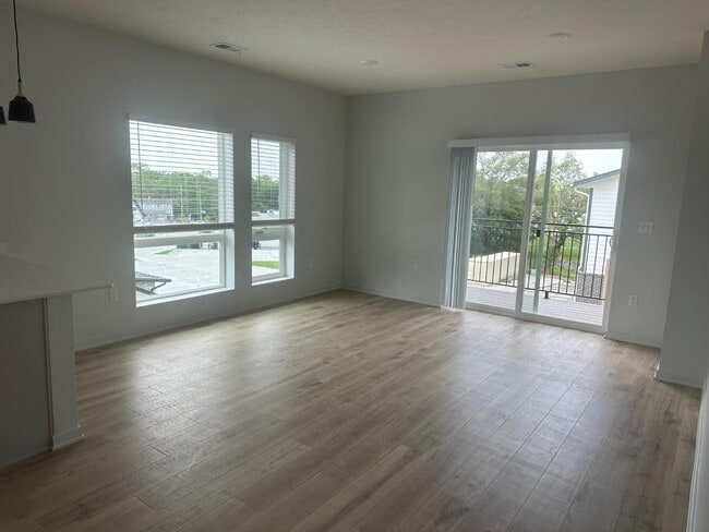 Building Photo - 603 US-6