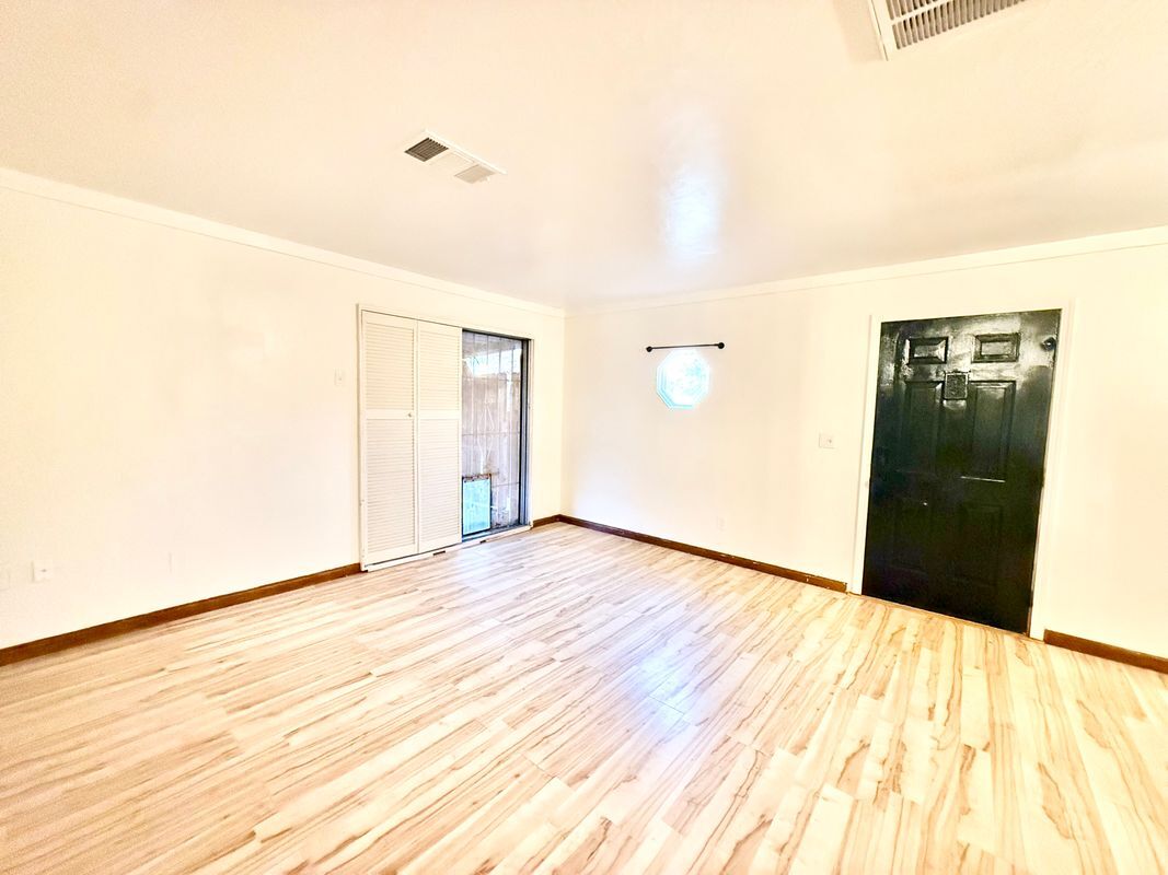 Building Photo - 482 Aztec Ln