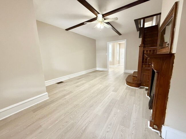 Building Photo - Spacious 4-Bedroom Home in West Philadelphia