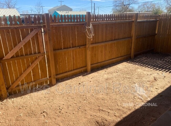 Building Photo - 901 11th St