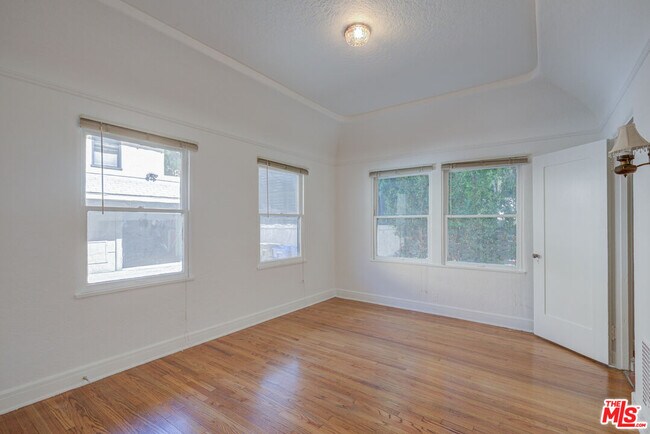 Building Photo - 4427 Finley Ave